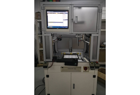 汽車(chē)引擎控制器點(diǎn)膠設(shè)備